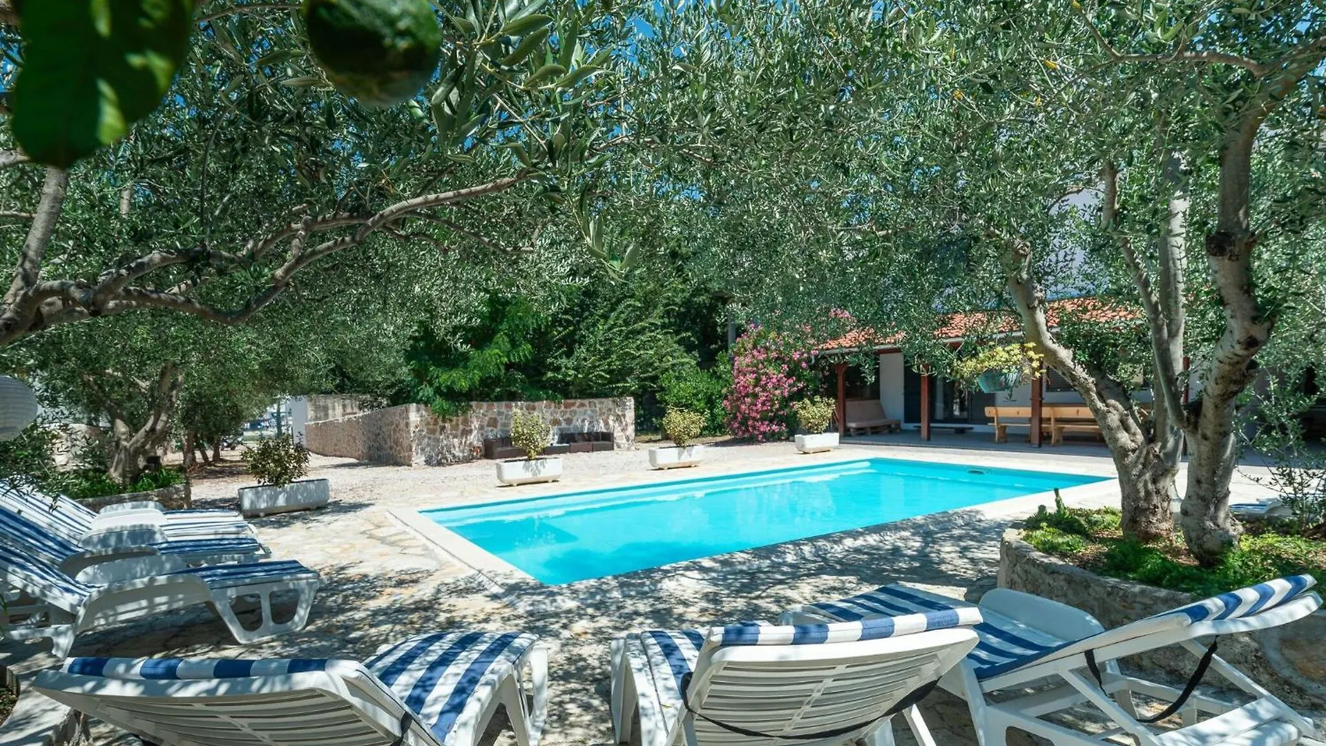 Luxurious Holiday Home With Private Pool Wellness Spa Bibinje